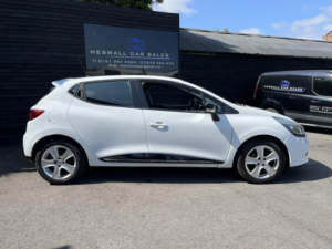 2014 Renault Clio 1.2 Dynamique Medianav 1.2 16v 75 in White — image 2