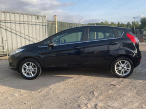 2014 Ford Fiesta 1.25 Zetec Euro 5 5dr in Black — image 4