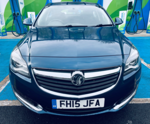 2015 Vauxhall Insignia 2.0 Cdti Design Hatchback 5dr Diesel Auto Euro 5 (130 Ps) in Blue — image 4