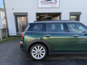 2016 MINI Clubman 2.0 Clubman Cooper D in Green — image 3