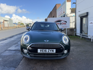 2016 MINI Clubman 2.0 Clubman Cooper D in Green — image 5