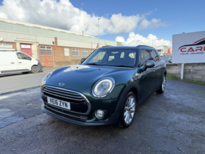 2016 MINI Clubman 2.0 Clubman Cooper D in Green — image 6