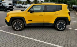 2015 Jeep Renegade 2.0 Multijetii Trailhawk SUV 5dr Diesel Auto 4WD Euro 6 (s/s) (170 Ps) in Yellow — image 2