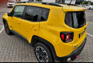 2015 Jeep Renegade 2.0 Multijetii Trailhawk SUV 5dr Diesel Auto 4WD Euro 6 (s/s) (170 Ps) in Yellow — image 3