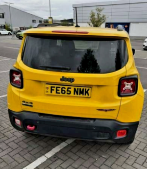 2015 Jeep Renegade 2.0 Multijetii Trailhawk SUV 5dr Diesel Auto 4WD Euro 6 (s/s) (170 Ps) in Yellow — image 6