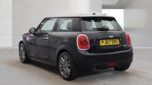 2017 MINI Hatch 1.5 Cooper Seven Euro 6 (s/s) 3dr in Black — image 5