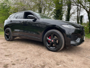 2022 Jaguar F-Pace 2.0 D200 Mhev R-Dynamic S Auto AWD Euro 6 (s/s) 5dr in Black — image 3