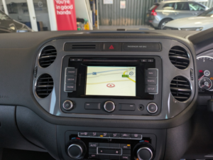 2014 Volkswagen Tiguan 2.0 Tdi Bluemotion Tech Match 4motion. 2 Owners. Great History. Sat Nav. Park Assist. Just Serviced. in Blue — image 2