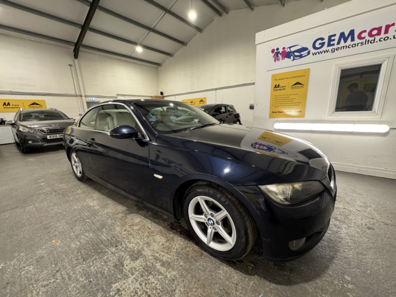 2008 BMW 3 Series 2.0 320i Se Convertible in Blue — image 1