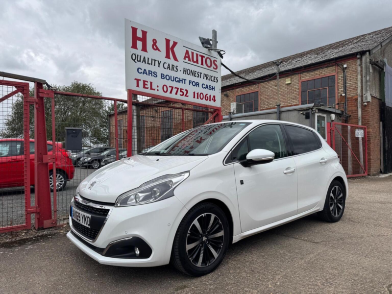 2019 Peugeot 208 1.5 Bluehdi Tech Edition Euro 6 (s/s) 5dr in White — image 1