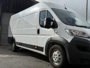 2022 Citroen Relay 2.2 Bluehdi 35 Enterprise in White — image 3