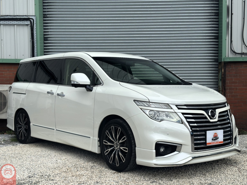 2025 Nissan Elgrand 2015 Highway Star Premium Model 2.5 5dr MPV Petrol Petrol Automatic in Black — image 1