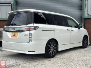 2025 Nissan Elgrand 2015 Highway Star Premium Model 2.5 5dr MPV Petrol Petrol Automatic in Black — image 3