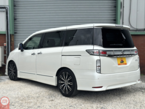 2025 Nissan Elgrand 2015 Highway Star Premium Model 2.5 5dr MPV Petrol Petrol Automatic in Black — image 4