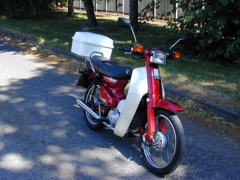 1991 Honda C90 Reg 8815 - Honda C90 (uk Bike) in Red — image 1