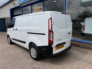 2021 Ford Transit Custom 2.0 300 Ecoblue Leader Panel Van 5dr Diesel Manual L1 H1 Euro 6 105 Ps in White — image 4