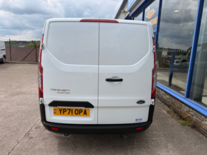 2021 Ford Transit Custom 2.0 300 Ecoblue Leader Panel Van 5dr Diesel Manual L1 H1 Euro 6 105 Ps in White — image 5