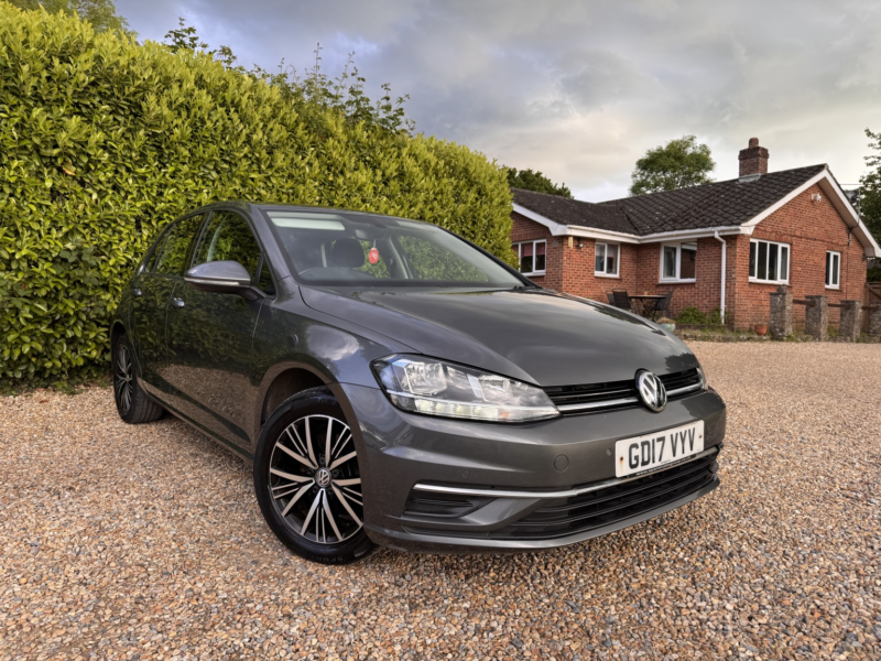 2017 Volkswagen Golf 1.4 Tsi Bluemotion Tech Se in Grey — image 1