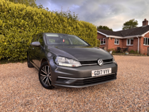 2017 Volkswagen Golf 1.4 Tsi Bluemotion Tech Se in Grey — image 3