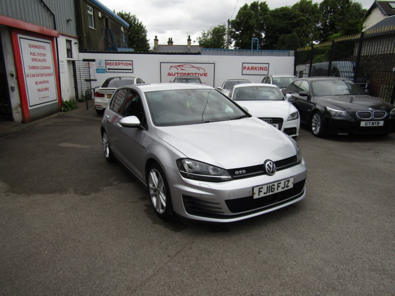 2016 Volkswagen Golf 2.0 Tdi Bluemotion Tech Gtd in Silver — image 1