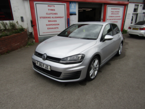 2016 Volkswagen Golf 2.0 Tdi Bluemotion Tech Gtd in Silver — image 3