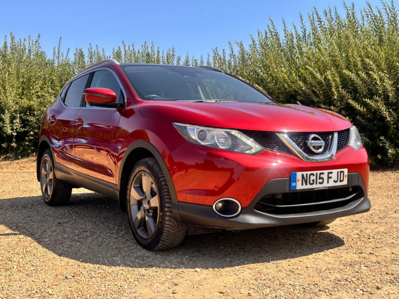 2015 Nissan Qashqai 1.6 Dci N-Tec+ 4WD Euro 6 (s/s) 5dr in Red — image 1