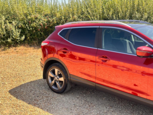 2015 Nissan Qashqai 1.6 Dci N-Tec+ 4WD Euro 6 (s/s) 5dr in Red — image 3