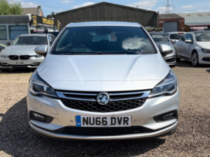 2016 Vauxhall Astra 1.4i Turbo Sri Nav Auto Euro 6 (s/s) 5dr in Silver — image 3