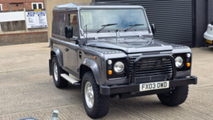 2003 Land Rover Defender 90 2.5 Td5 Hard Top SUV Swb in Grey — image 4