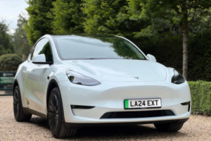 2024 Tesla Model Y (dual Motor) Long Range Auto 4wde 5dr in White — image 2