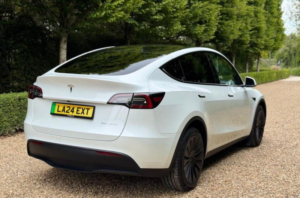 2024 Tesla Model Y (dual Motor) Long Range Auto 4wde 5dr in White — image 3