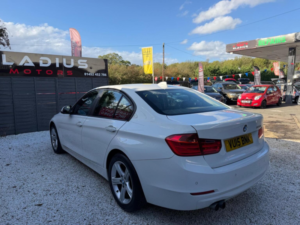 2015 BMW 3 Series 2.0 328i Se Euro 6 (s/s) 4dr in White — image 4