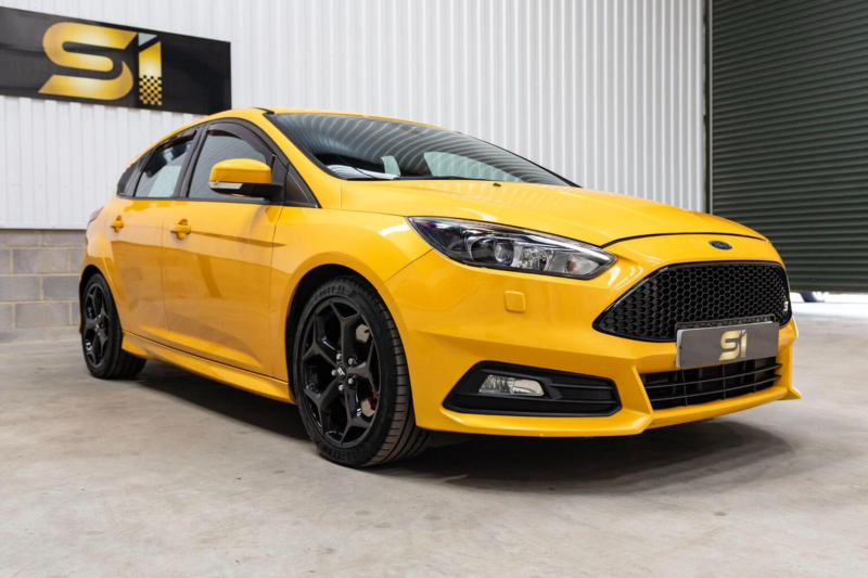 2017 Ford Focus 2.0t Ecoboost St-3 Euro 6 (s/s) 5dr in Yellow — image 1