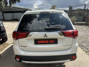 2018 Mitsubishi Outlander 2.2 Di-D 4 in White — image 5