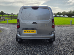 2018 Peugeot Partner 1.6 Bluehdi 1000 Professional Standard Panel Van 5dr Diesel Manual Swb Euro 6 (s/s) (100 Bhp) in Grey — image 3