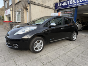 2014 Nissan Leaf 24kwh Acenta in Black — image 3