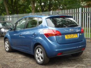 2012 Kia Venga 1.6 Ecodynamics 3 MPV 5dr Petrol Manual Euro 5 (s/s) (123 Bhp) in Blue — image 3