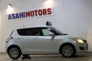 2011 Suzuki Swift 1.2 Sz3 Auto Euro 5 5dr in White — image 2