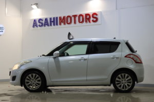 2011 Suzuki Swift 1.2 Sz3 Auto Euro 5 5dr in White — image 4
