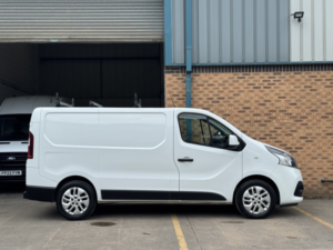 2019 Renault Trafic 1.6 Sl27 Energy Dci 125 Sport Nav Euro 6 Swb in White — image 4