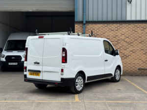 2019 Renault Trafic 1.6 Sl27 Energy Dci 125 Sport Nav Euro 6 Swb in White — image 6