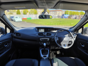 2015 Renault Scenic 1.5 Dynamique Tomtom Dci 110 Edc Auto in Beige — image 2