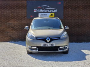 2015 Renault Scenic 1.5 Dynamique Tomtom Dci 110 Edc Auto in Beige — image 3
