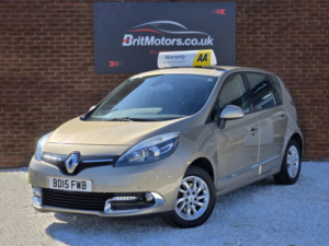 2015 Renault Scenic 1.5 Dynamique Tomtom Dci 110 Edc Auto in Beige — image 4