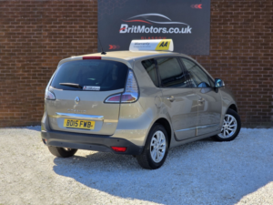 2015 Renault Scenic 1.5 Dynamique Tomtom Dci 110 Edc Auto in Beige — image 6