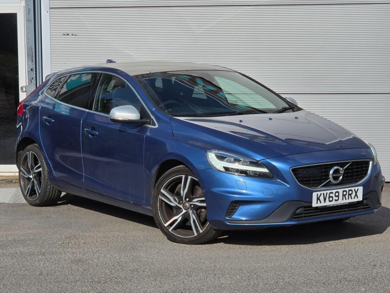 2019 Volvo V40 2.0 D2 R-Design Edition Auto Euro 6 (s/s) 5dr in Blue — image 1