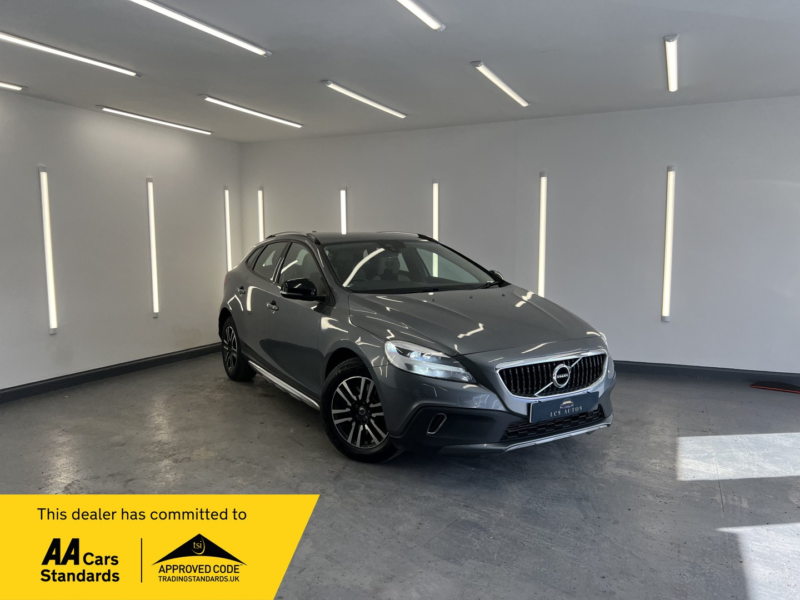 2018 Volvo V40 Cross Country 2.0 Cross Country D2 in Grey — image 1