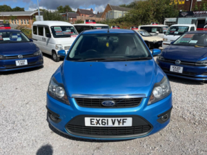 2011 Ford Focus 1.6 Tdci Dpf Zetec 5dr in Blue — image 2