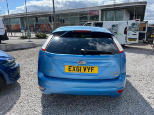 2011 Ford Focus 1.6 Tdci Dpf Zetec 5dr in Blue — image 5