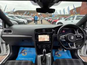 2019 Volkswagen Golf 2.0 Tdi Gtd DSG Euro 6 (s/s) 5dr in White — image 2